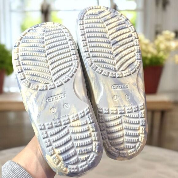 NWT Crocs Classic Slip-On Marbled Slide 208293‑1FS Unisex Youth Size J6 Women’s - Picture 9 of 11